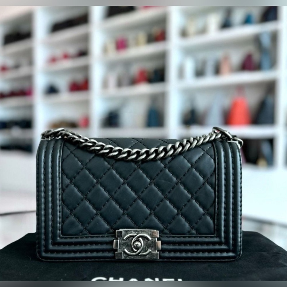 CHANEL MEDIUM 'LE BOY'